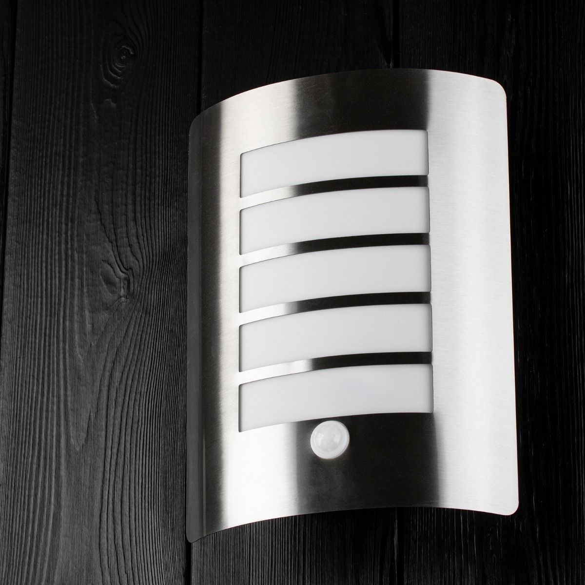 Wandleuchte mit Bewegungs- und Dämmerungssensor – E27-Fassung – Außenbereich