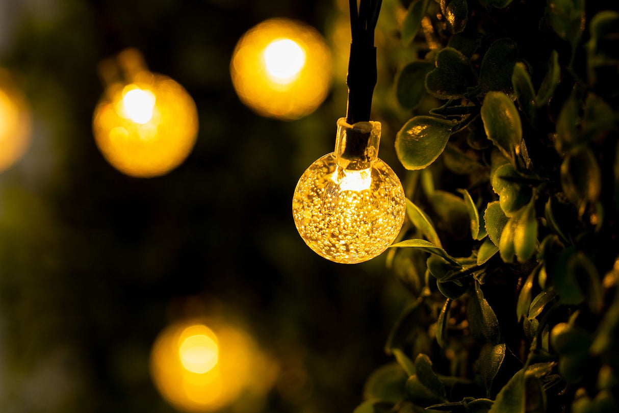 Gartengirlande – 100x LED Kugeln – 21,8m – Warmweiß 3000K – Dekorativ & Wetterfest