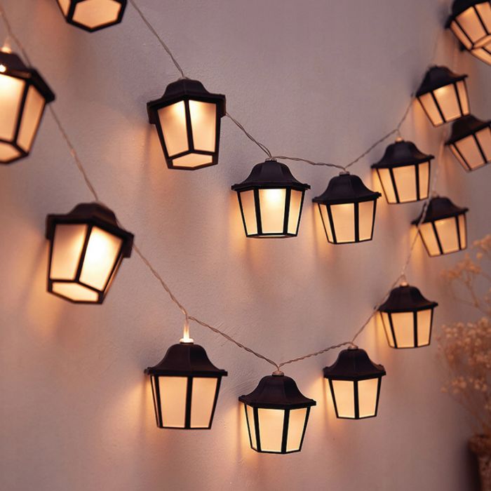 10 LED-Laternen – 3,8 m – Warmweiß 3000K – Dekorativ & Wetterfest