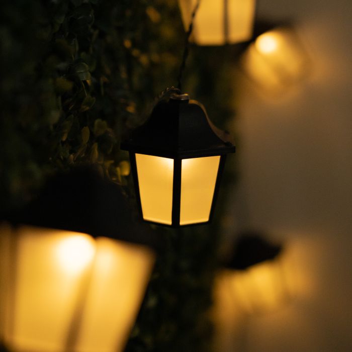 10 LED-Laternen – 3,8 m – Warmweiß 3000K – Dekorativ & Wetterfest
