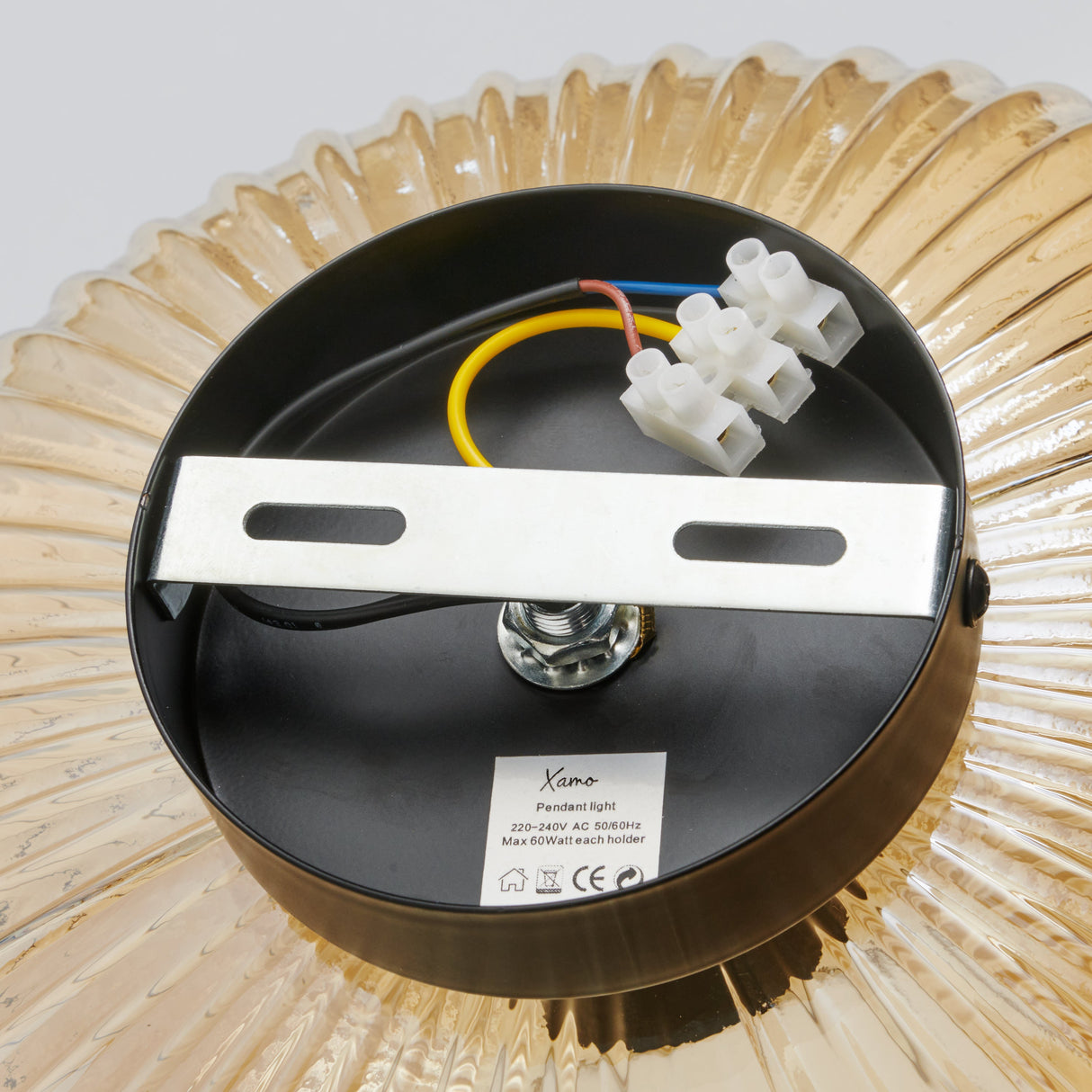 Design-Deckenleuchte rund mit Bernsteinglas