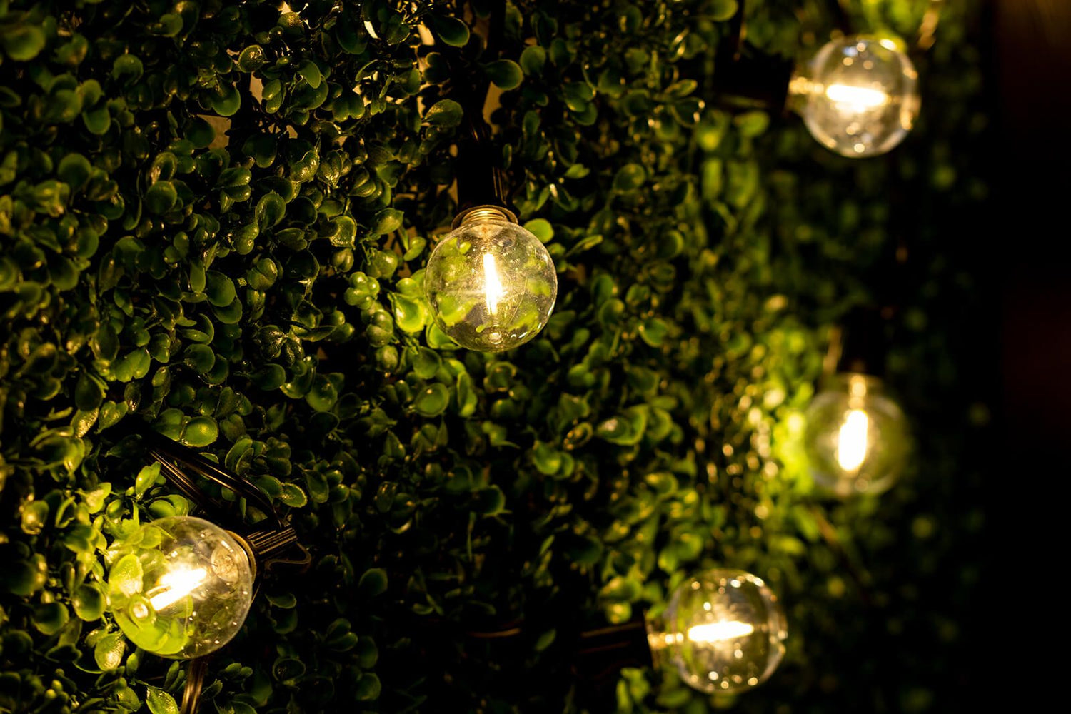 Outdoor Lichterkette 15,2m – 30x LED Kugeln 3000K mit Fernbedienung