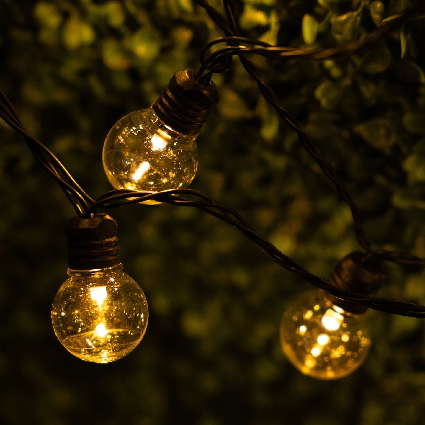 Garten-LED-Lichterkette 16 m – 100 warmweiße LEDs (3000K)